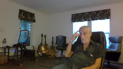 Snapshot of dogluc7 chatting on 03-02-25, 11:09 dogluc7 online show from 03-02-25, 11:09