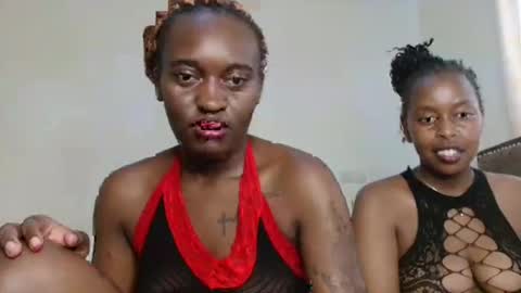 Snapshot of dolce_amber chatting on 11-17-25, 10:21 Dolce online show from 11-17-25, 10:21