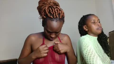 Snapshot of dolce_amber chatting on 11-19-25, 08:20 Dolce online show from 11-19-25, 08:20