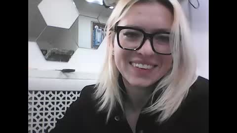 Snapshot of dolce_tempt chatting on 12-22-25, 08:22 dolce_tempt online show from 12-22-25, 08:22