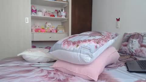 Snapshot of dolcevainin chatting on 02-11-26, 03:06 Dolcevainin online show from 02-11-26, 03:06