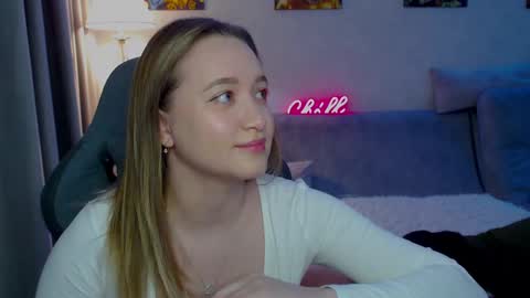 Snapshot of doletarfl chatting on 02-19-25, 03:38 doletarfl online show from 02-19-25, 03:38