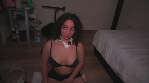 Snapshot of doll4you_ chatting on 09-16-25, 07:26 Alice y Ros online show from 09-16-25, 07:26