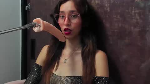 Snapshot of doll_bella_ chatting on 02-23-25, 08:00 Bella online show from 02-23-25, 08:00