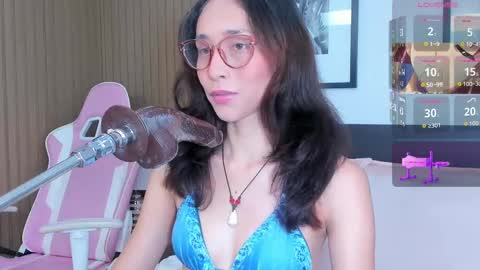 Snapshot of doll_bella_ chatting on 10-03-25, 08:17 Bella online show from 10-03-25, 08:17