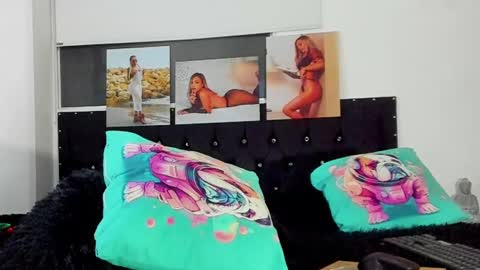 Snapshot of doll_celeste19 chatting on 03-08-25, 04:01 C E L E S T E online show from 03-08-25, 04:01