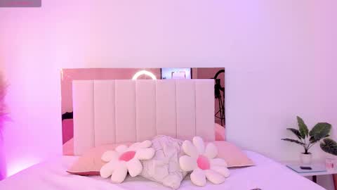 Snapshot of doll_isa_ chatting on 03-13-26, 08:37 doll_isa_ online show from 03-13-26, 08:37