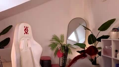 Your doll Lesli online show from 12-18-25, 09:48