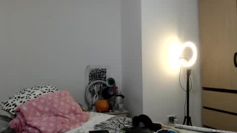Catherine XXX online show from 07-21-26, 08:00