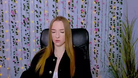 doll_vey online show from 03-04-25, 12:22