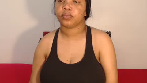 Snapshot of dollerotica699 chatting on 06-19-26, 11:25 dollerotica699 online show from 06-19-26, 11:25