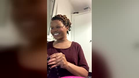 Snapshot of dolliastarz chatting on 03-02-26, 06:26 Dolla online show from 03-02-26, 06:26