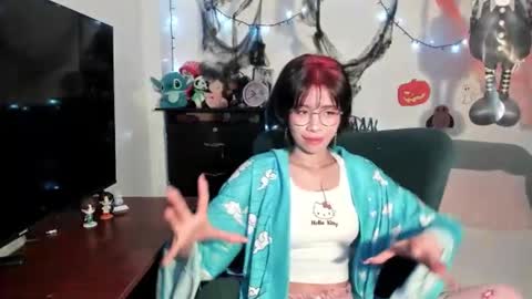 Snapshot of dolliette chatting on 10-26-25, 08:48 mina online show from 10-26-25, 08:48