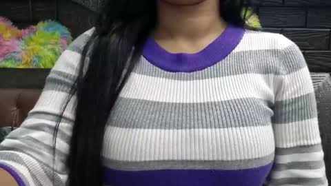 Snapshot of dollmeenu chatting on 12-18-25, 05:19 dollmeenu online show from 12-18-25, 05:19