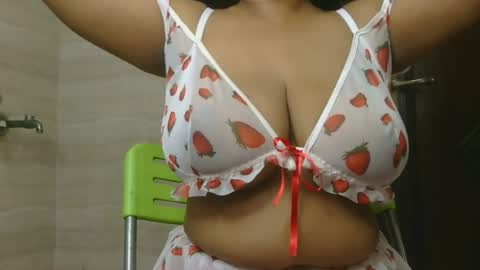 Snapshot of dolly_2 chatting on 06-28-26, 04:07 dolly_2 online show from 06-28-26, 04:07