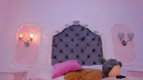 Snapshot of dolly_kitter chatting on 04-30-26, 08:57 dolly_kitter online show from 04-30-26, 08:57