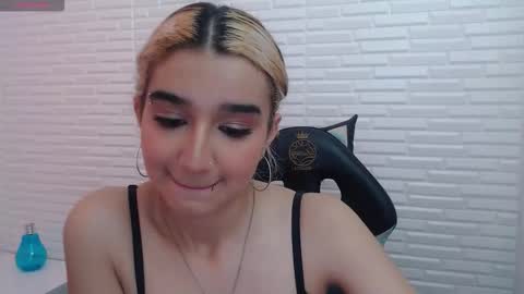 Snapshot of dolly_pocket chatting on 02-01-26, 01:09 Dolly pocket online show from 02-01-26, 01:09