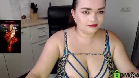 Snapshot of dolly_sun chatting on 06-30-26, 08:26 ILONA online show from 06-30-26, 08:26