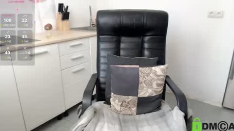 Snapshot of dolly_sun chatting on 08-05-26, 07:44 ILONA online show from 08-05-26, 07:44