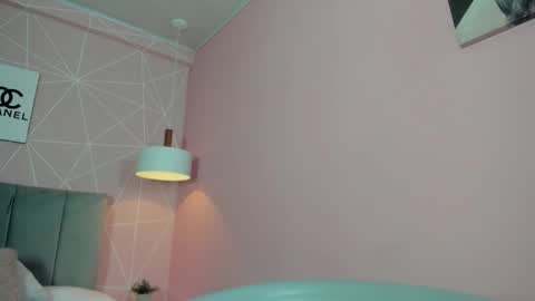 Call me Zoe  online show from 11-21-25, 12:21