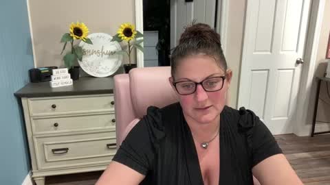 Snapshot of dollydimplez chatting on 03-05-25, 12:16 Dolly online show from 03-05-25, 12:16