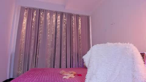 Snapshot of dollyiaa chatting on 07-28-26, 02:07 Dollya online show from 07-28-26, 02:07