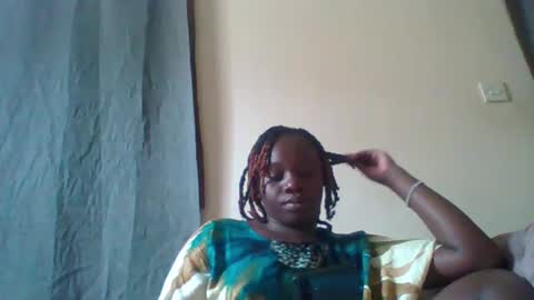 Snapshot of dollyvee chatting on 11-21-25, 10:14 dollyvee online show from 11-21-25, 10:14