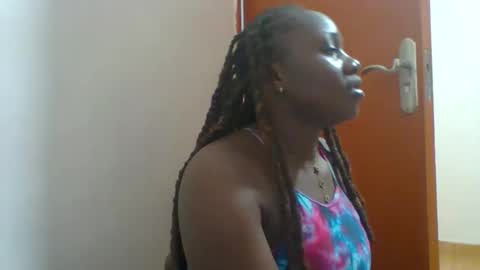 Snapshot of dollyvee chatting on 03-26-26, 05:51 dollyvee online show from 03-26-26, 05:51