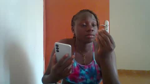 Snapshot of dollyvee chatting on 03-27-26, 11:10 dollyvee online show from 03-27-26, 11:10