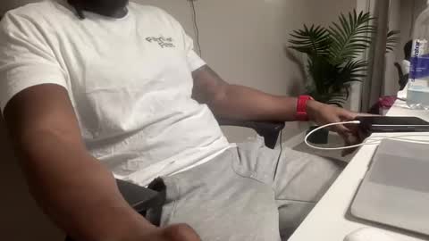 Snapshot of dolo1645 chatting on 11-25-25, 08:09 Dolo online show from 11-25-25, 08:09