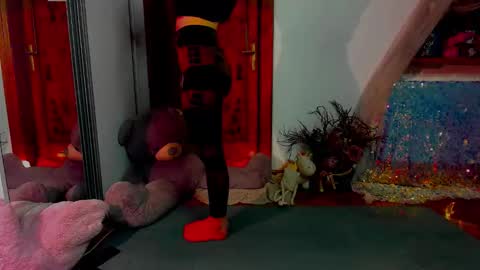 Dolores Sage online show from 04-29-26, 04:33