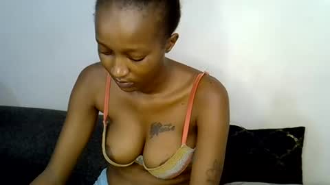 Snapshot of dolsexy chatting on 06-28-26, 01:00 dolsexy online show from 06-28-26, 01:00