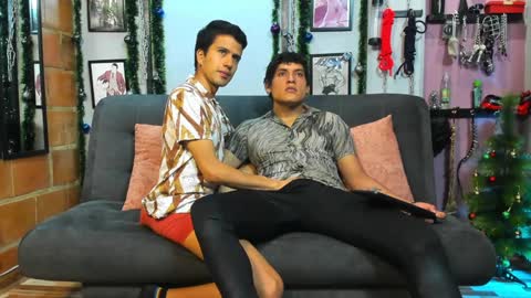 Snapshot of dom2travelers_sm chatting on 12-16-24, 06:49 Diego Castell online show from 12-16-24, 06:49