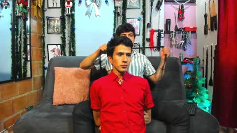 Snapshot of dom2travelers_sm chatting on 12-22-24, 08:47 Diego Castell online show from 12-22-24, 08:47