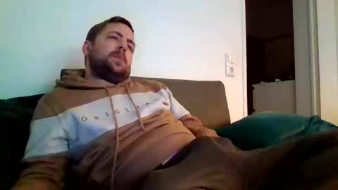 Snapshot of dombio_12 chatting on 02-28-25, 08:18 dombio_12 online show from 02-28-25, 08:18