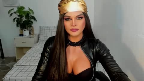 ANGELA online show from 01-19-25, 06:31