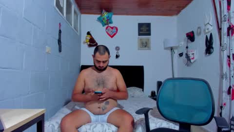 Snapshot of dominantcouple999 chatting on 03-26-26, 02:11 CRISTIAN Y FERNEY online show from 03-26-26, 02:11