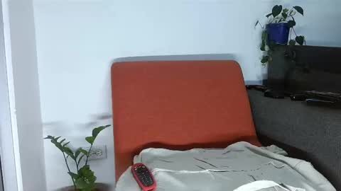 Logan - INDEPENDET MODEL online show from 03-26-26, 12:39