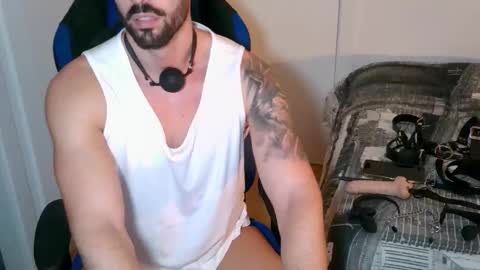 Snapshot of dominatedtitan chatting on 10-19-25, 07:36 DominatedTitan online show from 10-19-25, 07:36