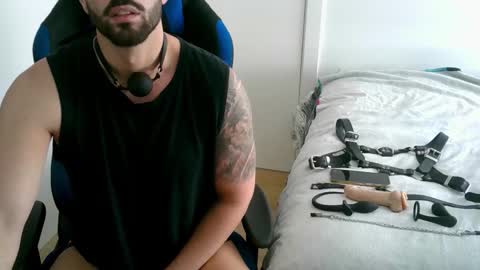 Snapshot of dominatedtitan chatting on 10-26-25, 10:10 DominatedTitan online show from 10-26-25, 10:10