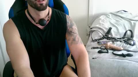 Snapshot of dominatedtitan chatting on 10-28-25, 12:09 DominatedTitan online show from 10-28-25, 12:09