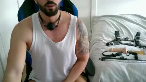 Snapshot of dominatedtitan chatting on 12-21-25, 10:33 DominatedTitan online show from 12-21-25, 10:33