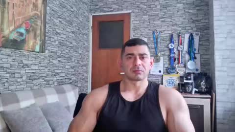 Snapshot of dominatemuscle chatting on 01-07-26, 09:34 Kevin online show from 01-07-26, 09:34