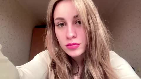 Snapshot of domingadandridge chatting on 04-01-26, 08:37 Mia online show from 04-01-26, 08:37