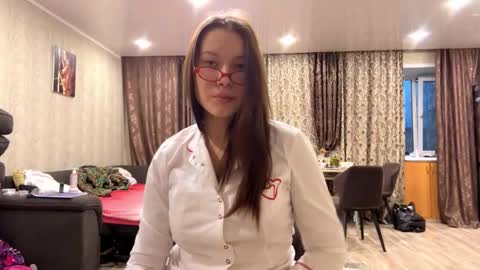 Olivia online show from 11-24-25, 01:38