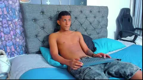 Snapshot of dominic_smith_ chatting on 01-09-25, 12:14 dominic_smith_ online show from 01-09-25, 12:14