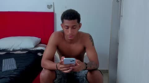 Snapshot of dominic_smith_ chatting on 02-21-25, 02:39 dominic_smith_ online show from 02-21-25, 02:39