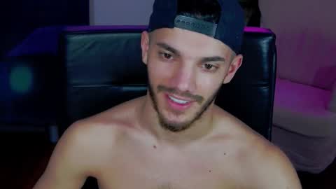 Snapshot of dominicvalente chatting on 11-12-25, 09:03 dominicvalente online show from 11-12-25, 09:03