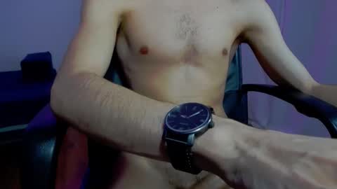 Snapshot of dominicvalente chatting on 11-19-25, 04:12 dominicvalente online show from 11-19-25, 04:12