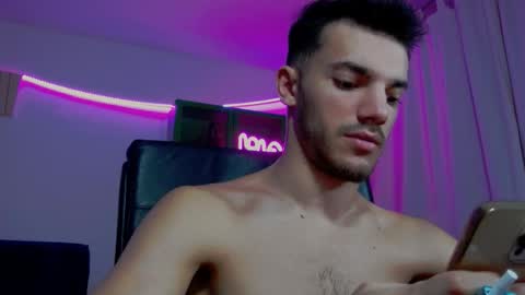 Snapshot of dominicvalente chatting on 11-19-25, 07:36 dominicvalente online show from 11-19-25, 07:36